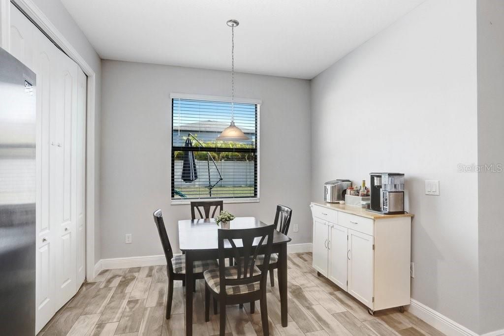 На продажу: $365,000 (3 спален, 2 ванн, 1638 Квадратных фут)