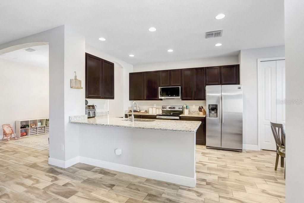 На продажу: $365,000 (3 спален, 2 ванн, 1638 Квадратных фут)