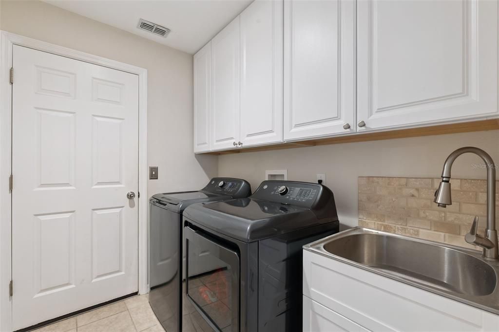 待售: $459,000 (3 贝兹, 2 浴室, 2428 平方英尺)