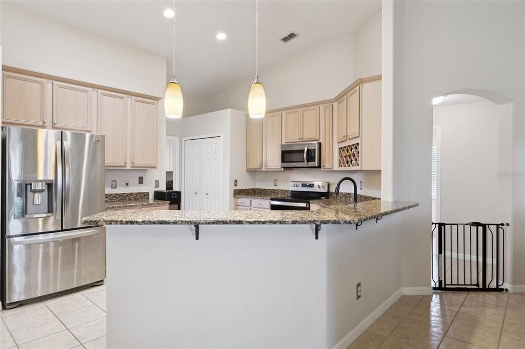 待售: $459,000 (3 贝兹, 2 浴室, 2428 平方英尺)