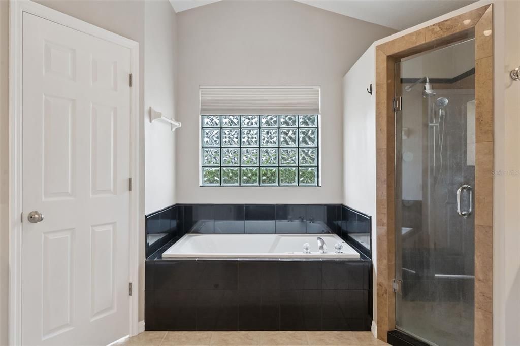 待售: $459,000 (3 贝兹, 2 浴室, 2428 平方英尺)