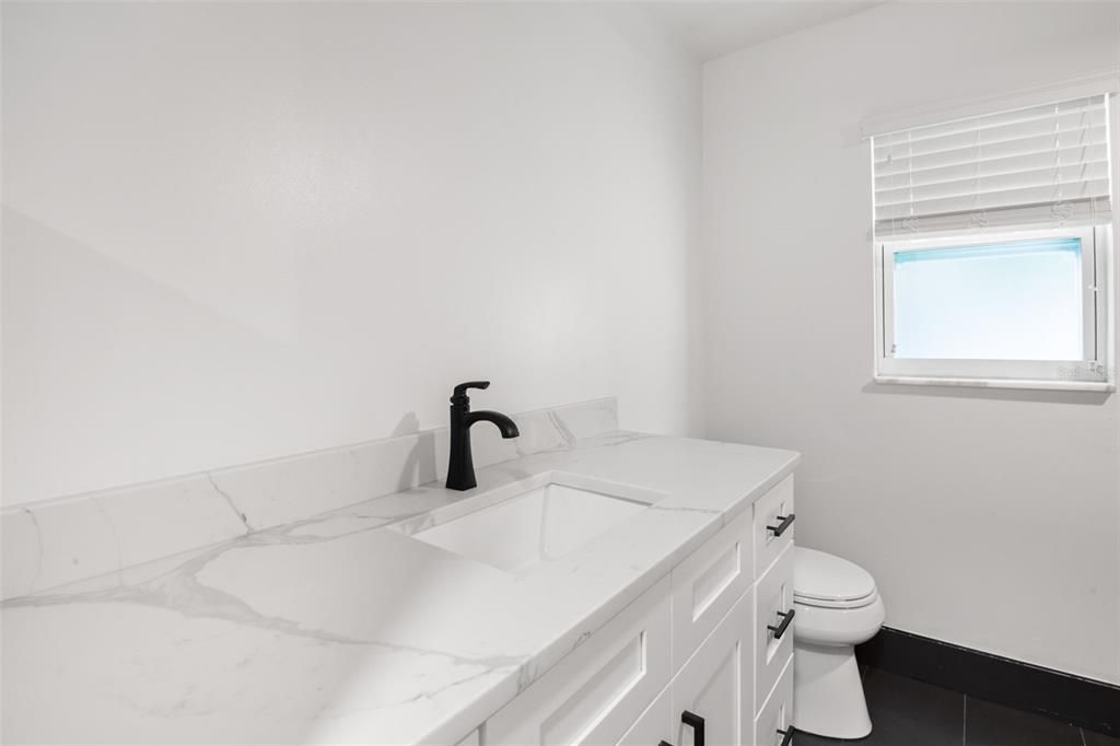 В аренду: $3,700 (4 спален, 2 ванн, 2051 Квадратных фут)