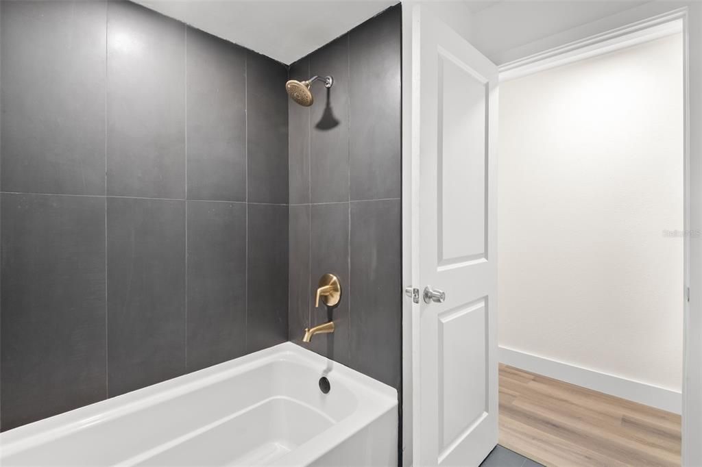 В аренду: $3,700 (4 спален, 2 ванн, 2051 Квадратных фут)