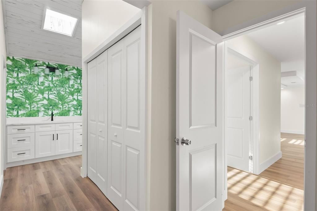 В аренду: $3,700 (4 спален, 2 ванн, 2051 Квадратных фут)