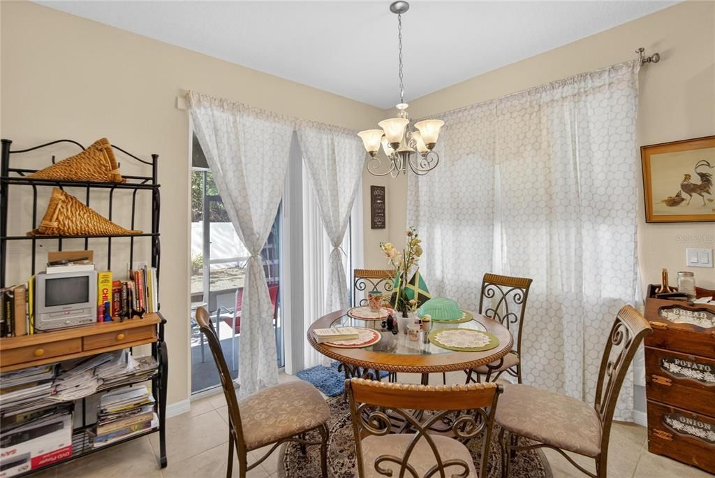 En Venta: $305,000 (3 camas, 2 baños, 1634 Pies cuadrados)