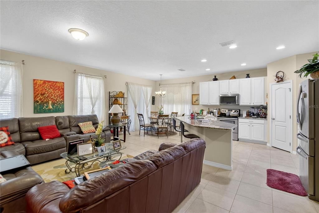 En Venta: $305,000 (3 camas, 2 baños, 1634 Pies cuadrados)