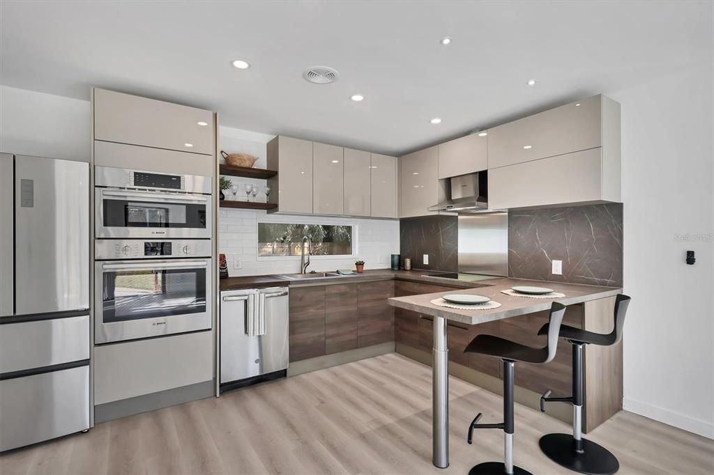 For Sale: $425,000 (3 beds, 2 baths, 1170 Square Feet)