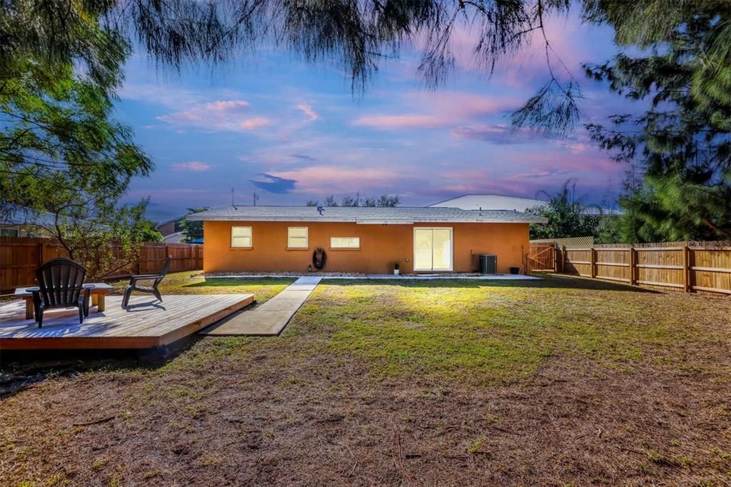 For Sale: $425,000 (3 beds, 2 baths, 1170 Square Feet)