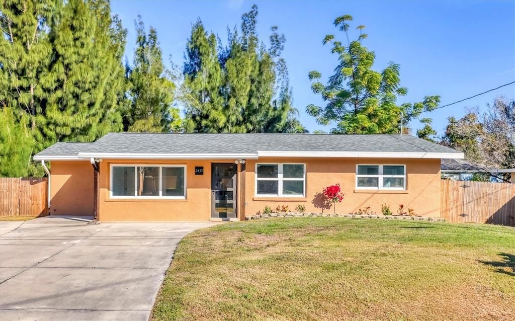 For Sale: $425,000 (3 beds, 2 baths, 1170 Square Feet)