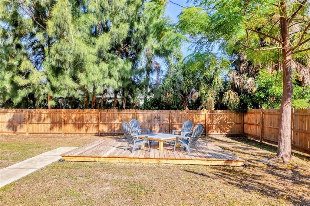 For Sale: $425,000 (3 beds, 2 baths, 1170 Square Feet)