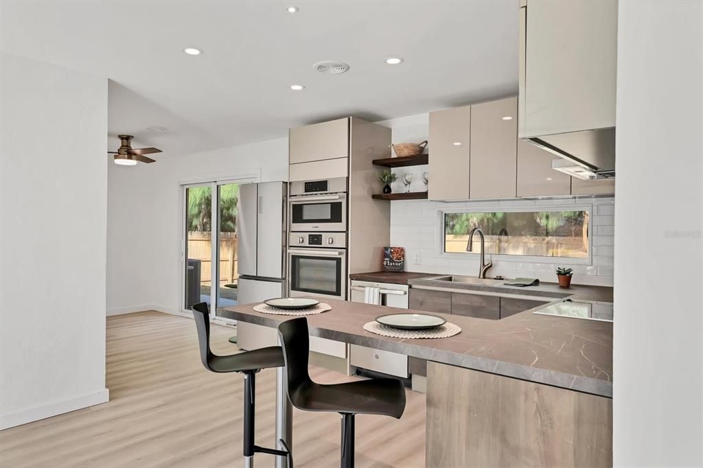 For Sale: $425,000 (3 beds, 2 baths, 1170 Square Feet)