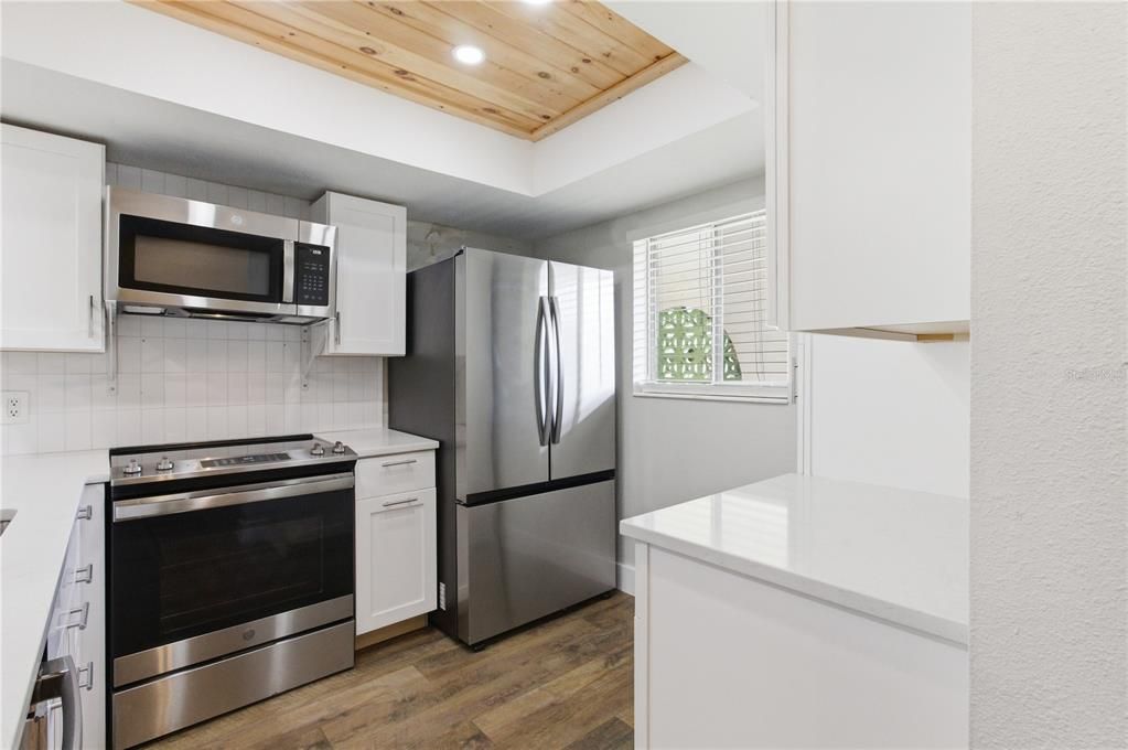 待售: $193,849 (2 贝兹, 2 浴室, 977 平方英尺)