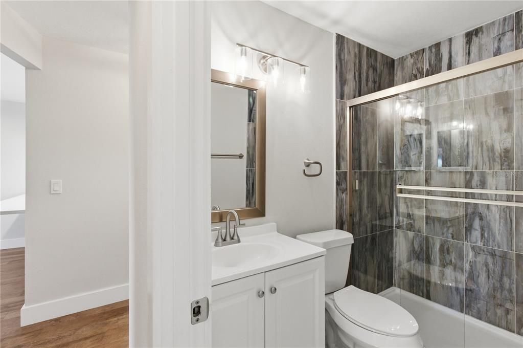 待售: $193,849 (2 贝兹, 2 浴室, 977 平方英尺)