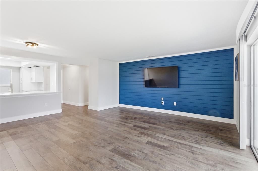 待售: $193,849 (2 贝兹, 2 浴室, 977 平方英尺)