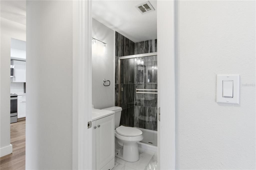 待售: $193,849 (2 贝兹, 2 浴室, 977 平方英尺)