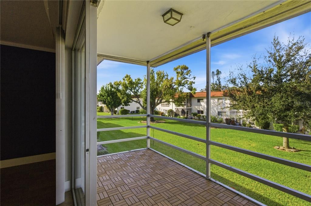 待售: $193,849 (2 贝兹, 2 浴室, 977 平方英尺)