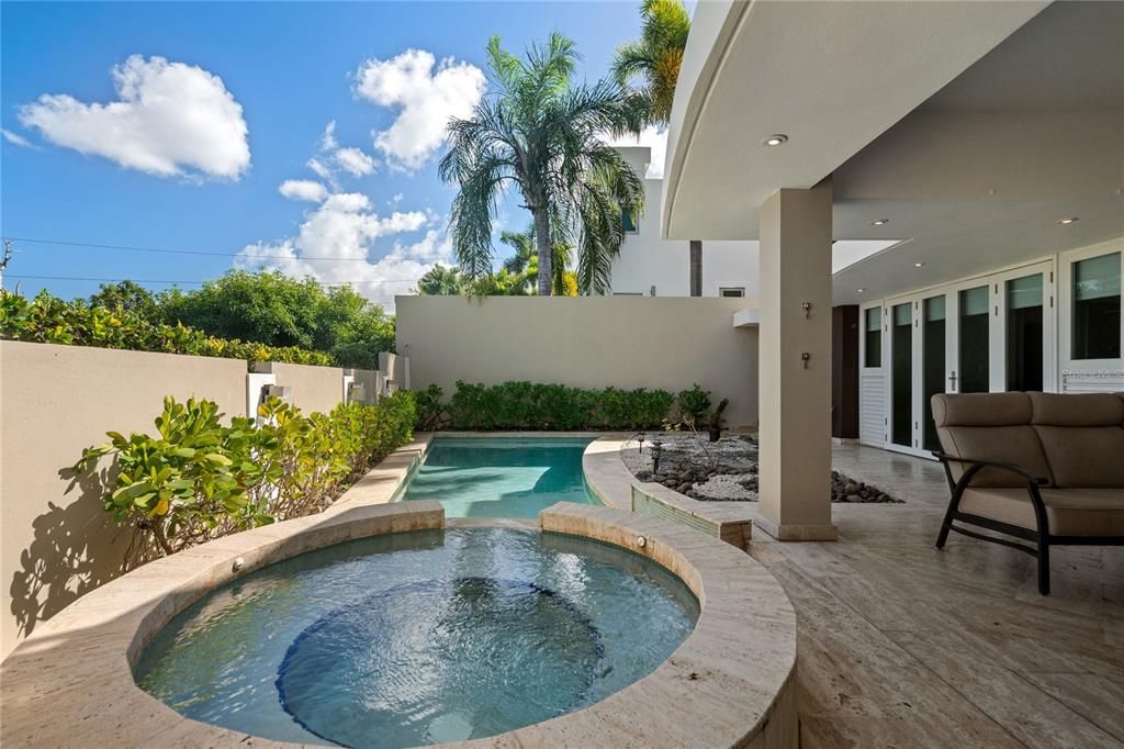 На продажу: $975,000 (4 спален, 4 ванн, 3569 Квадратных фут)