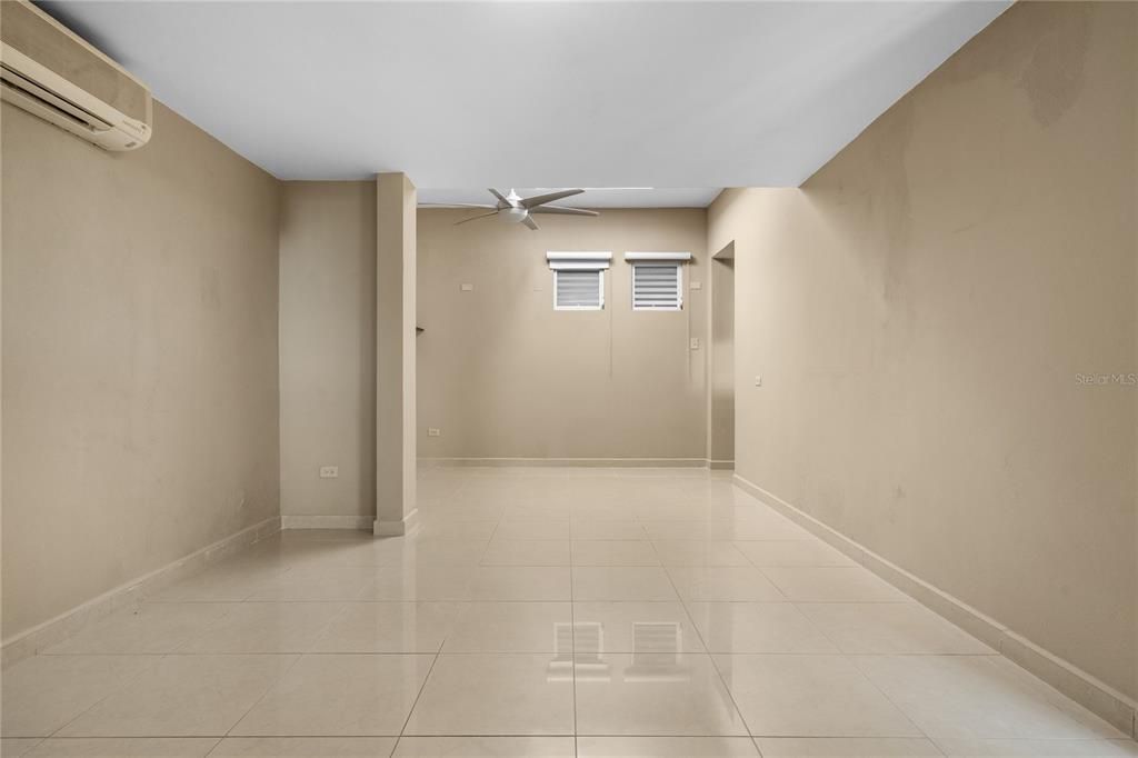 На продажу: $975,000 (4 спален, 4 ванн, 3569 Квадратных фут)