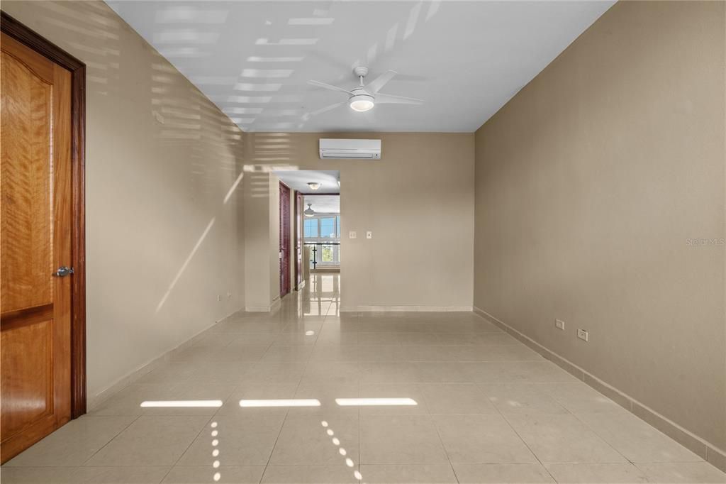 На продажу: $975,000 (4 спален, 4 ванн, 3569 Квадратных фут)