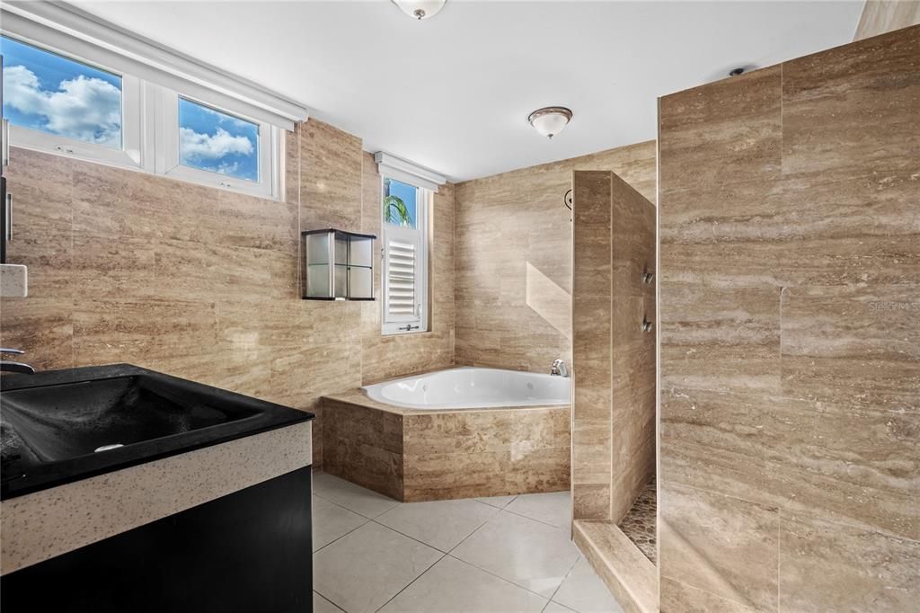 На продажу: $975,000 (4 спален, 4 ванн, 3569 Квадратных фут)