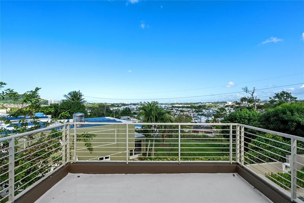 На продажу: $975,000 (4 спален, 4 ванн, 3569 Квадратных фут)