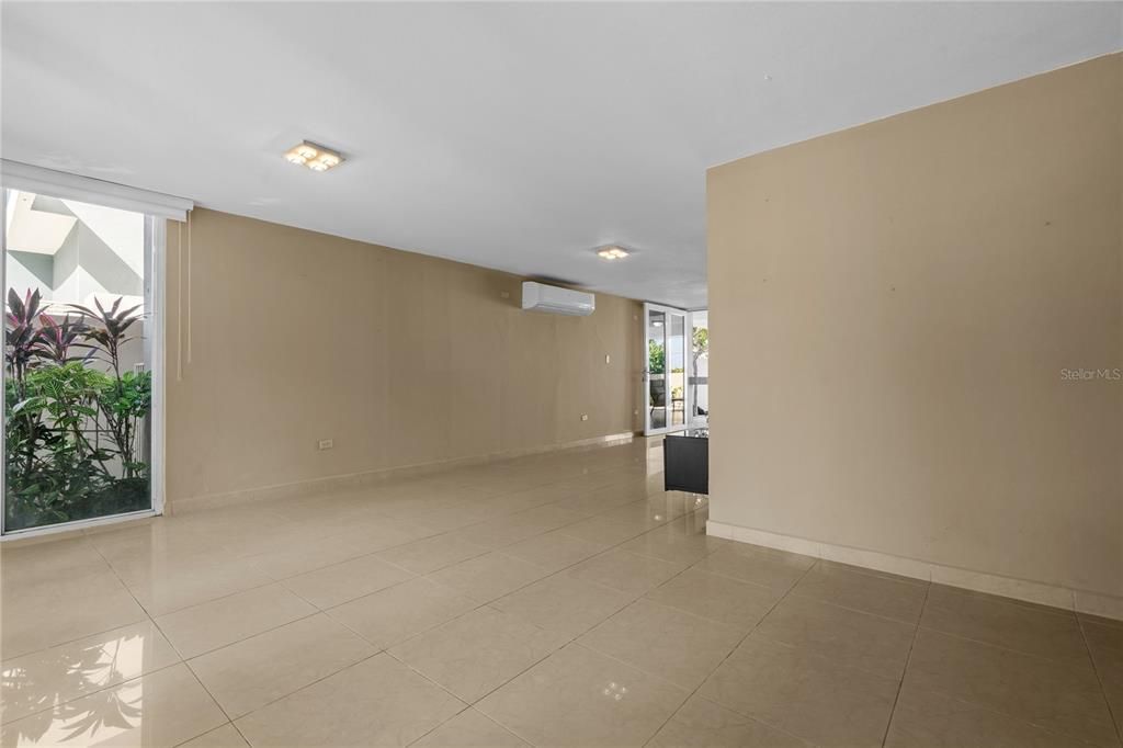 На продажу: $975,000 (4 спален, 4 ванн, 3569 Квадратных фут)