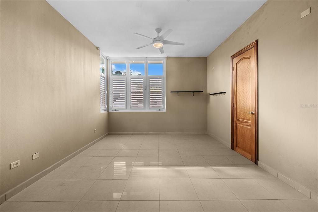 На продажу: $975,000 (4 спален, 4 ванн, 3569 Квадратных фут)