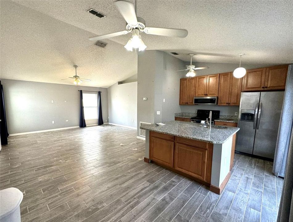 На продажу: $349,990 (3 спален, 2 ванн, 1158 Квадратных фут)