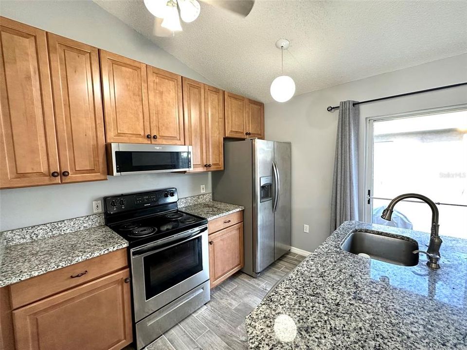 На продажу: $349,990 (3 спален, 2 ванн, 1158 Квадратных фут)