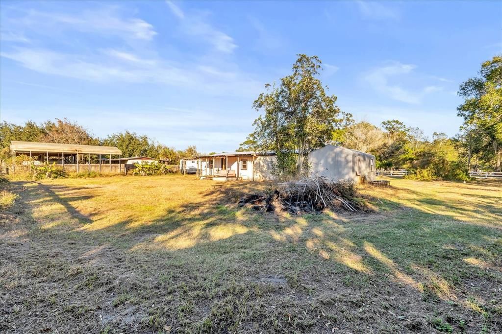 For Sale: $285,000 (3 beds, 1 baths, 992 Square Feet)