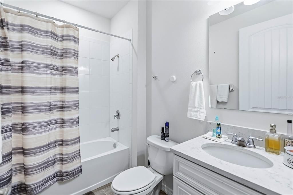 For Sale: $370,000 (2 beds, 2 baths, 1822 Square Feet)