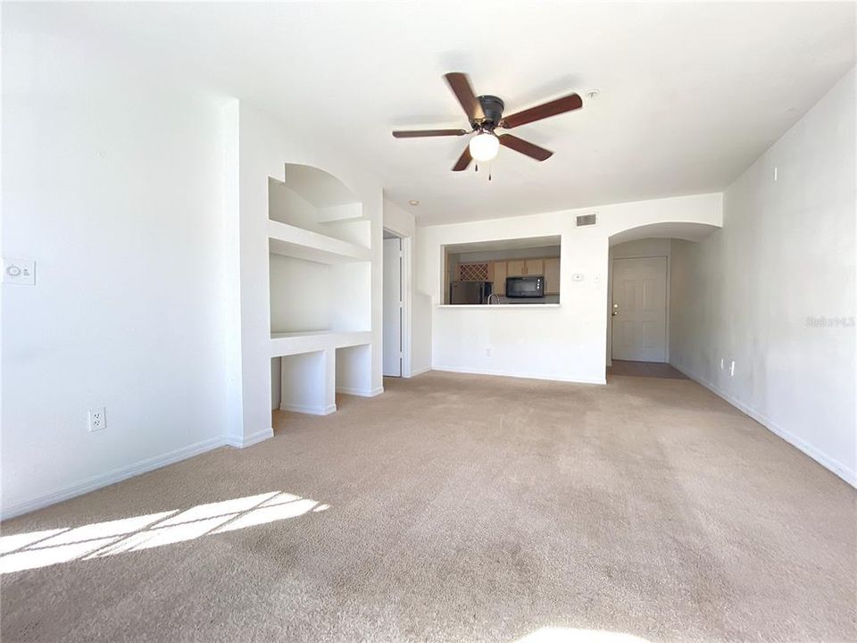 For Sale: $138,000 (1 beds, 1 baths, 678 Square Feet)