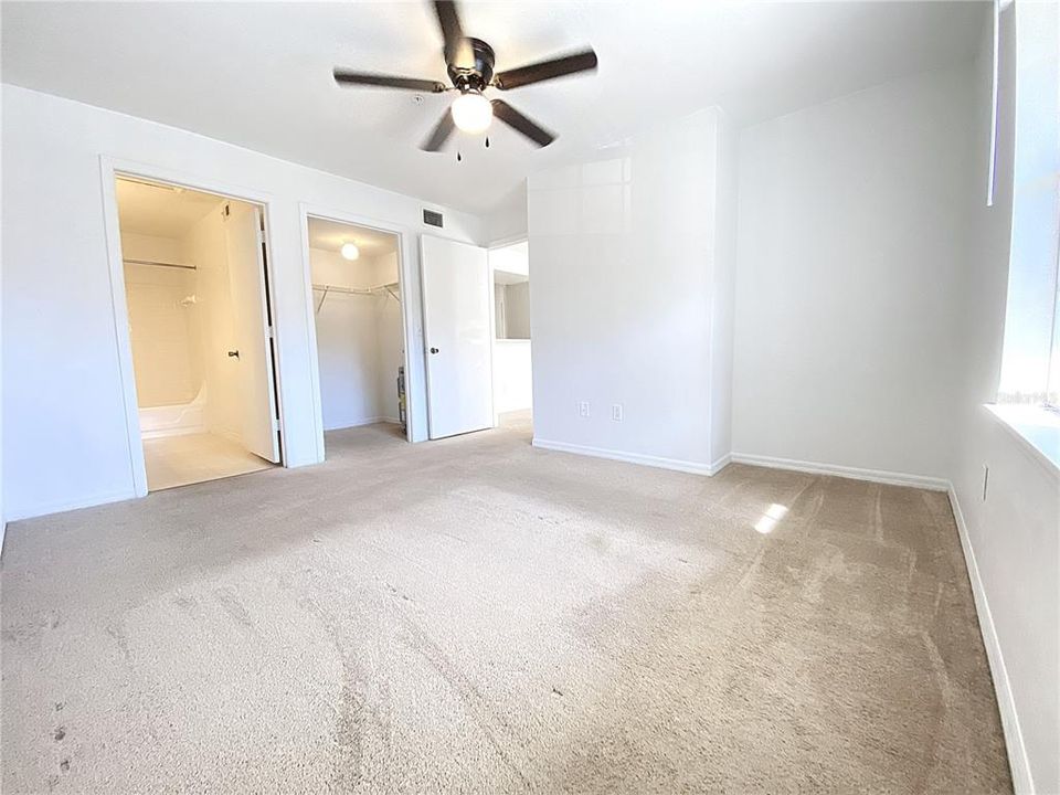 For Sale: $138,000 (1 beds, 1 baths, 678 Square Feet)