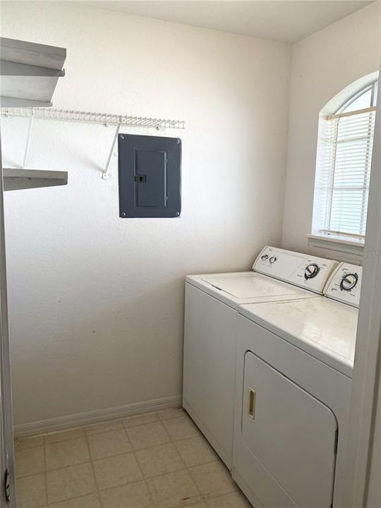 For Sale: $138,000 (1 beds, 1 baths, 678 Square Feet)