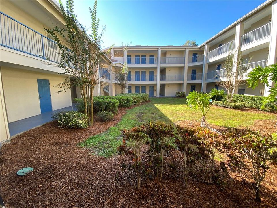 For Sale: $138,000 (1 beds, 1 baths, 678 Square Feet)