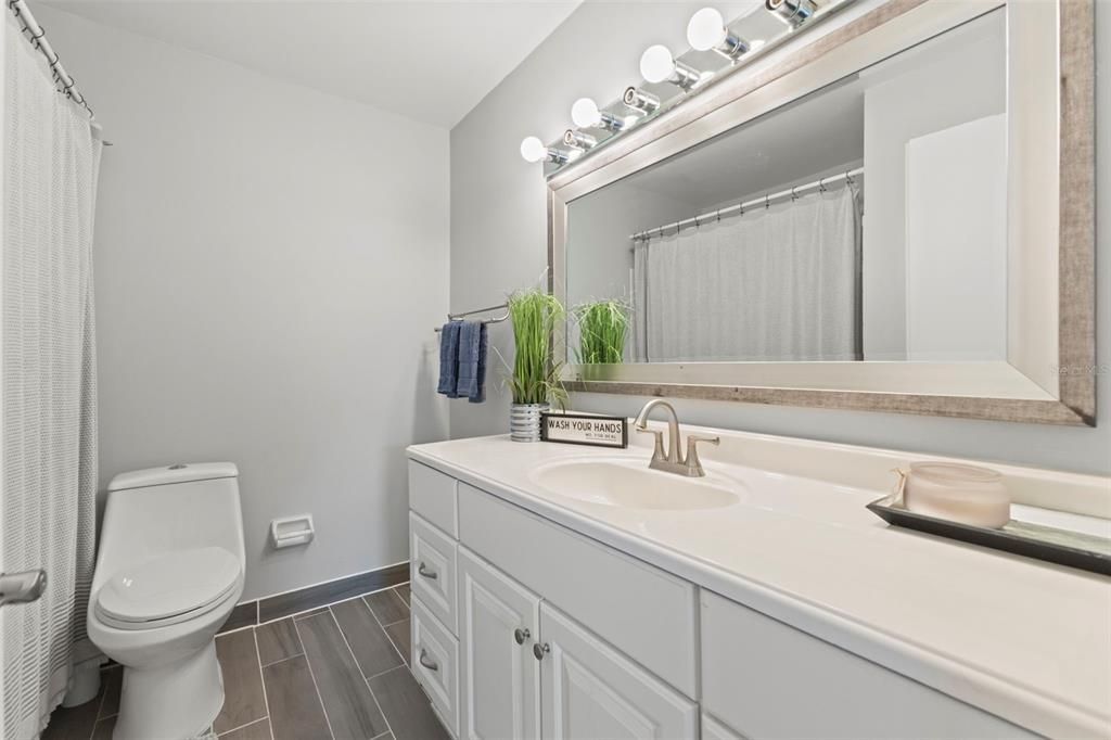 For Sale: $329,000 (2 beds, 2 baths, 1396 Square Feet)