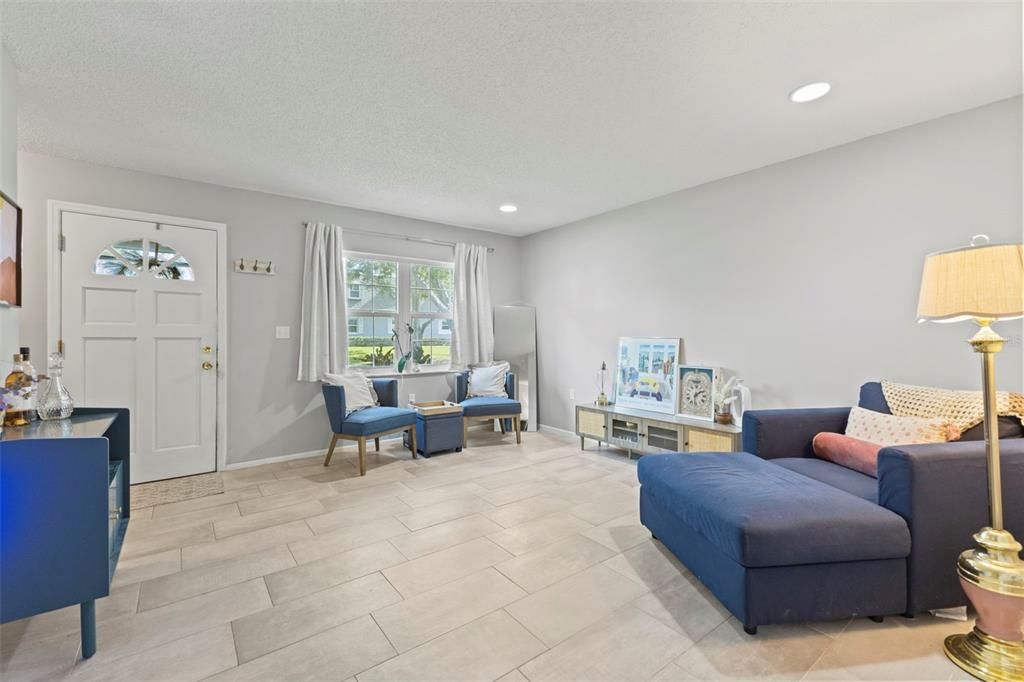 For Sale: $329,000 (2 beds, 2 baths, 1396 Square Feet)