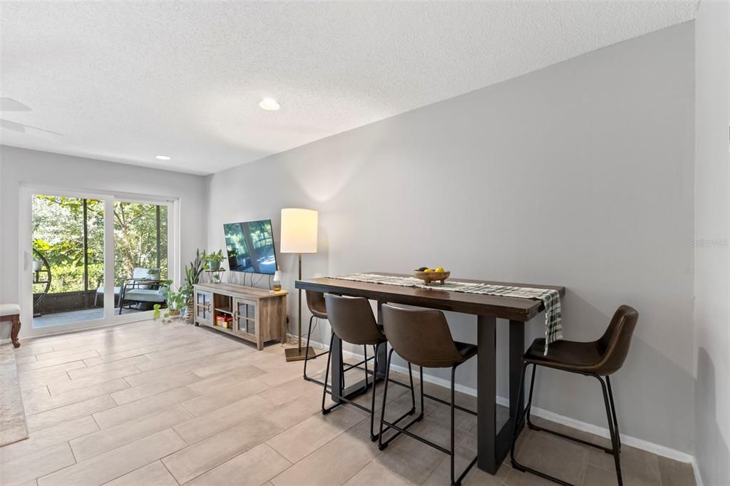 For Sale: $329,000 (2 beds, 2 baths, 1396 Square Feet)