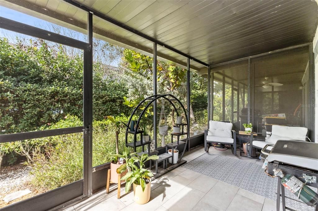 For Sale: $329,000 (2 beds, 2 baths, 1396 Square Feet)