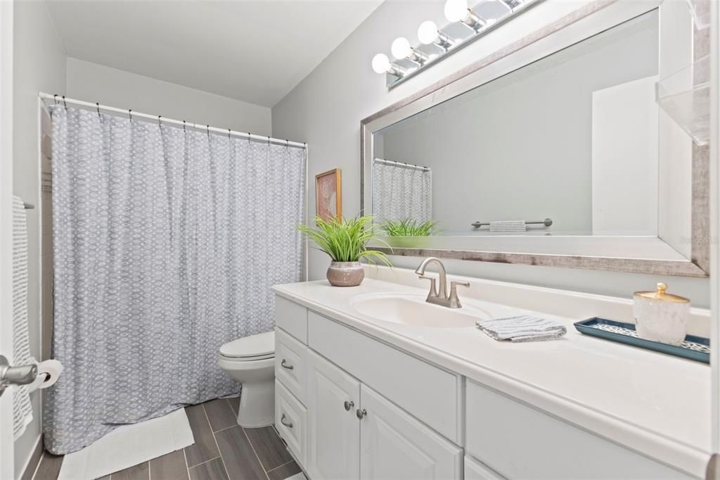 For Sale: $329,000 (2 beds, 2 baths, 1396 Square Feet)