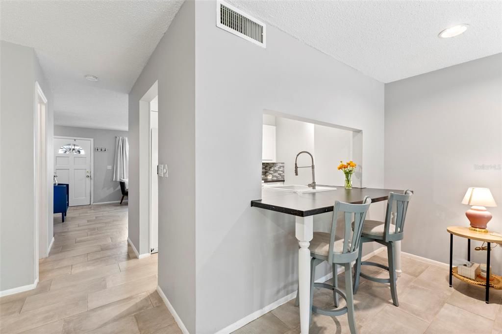 For Sale: $329,000 (2 beds, 2 baths, 1396 Square Feet)
