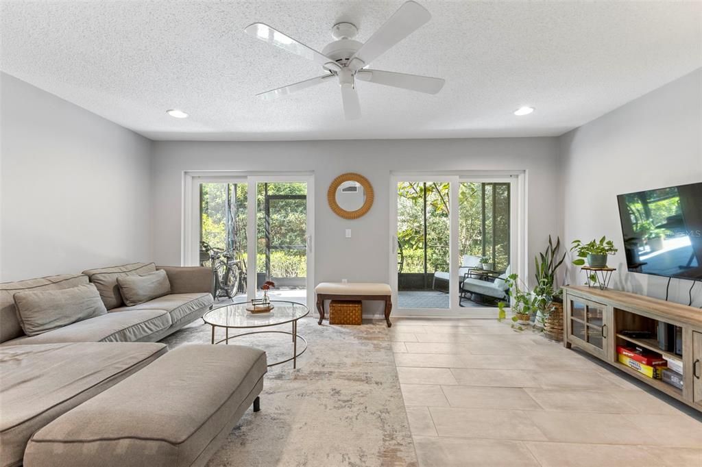 For Sale: $329,000 (2 beds, 2 baths, 1396 Square Feet)