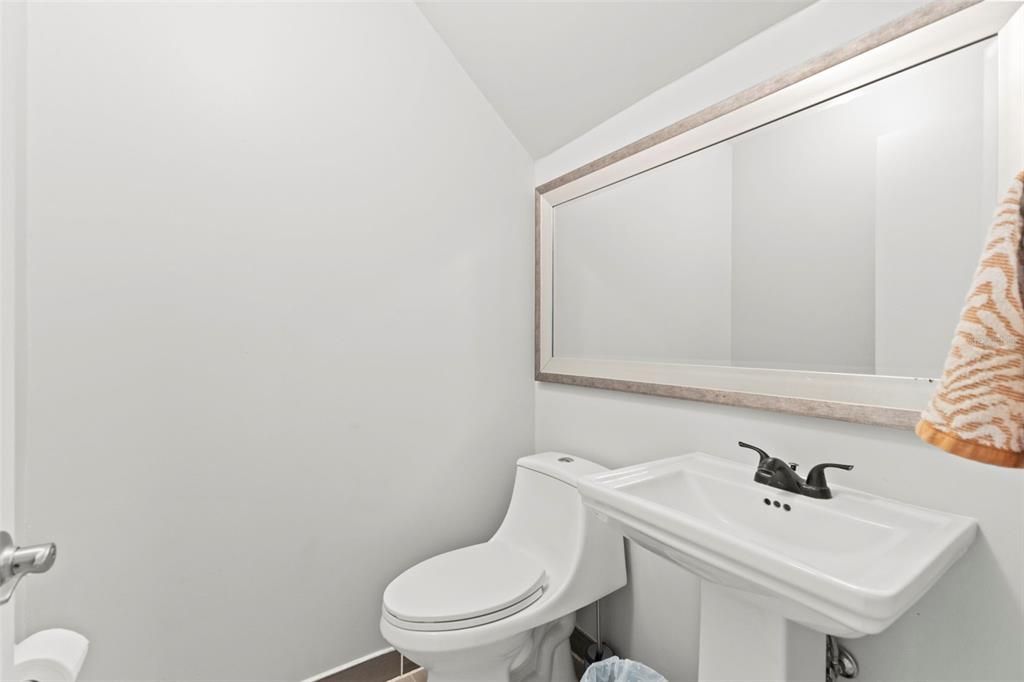 For Sale: $329,000 (2 beds, 2 baths, 1396 Square Feet)