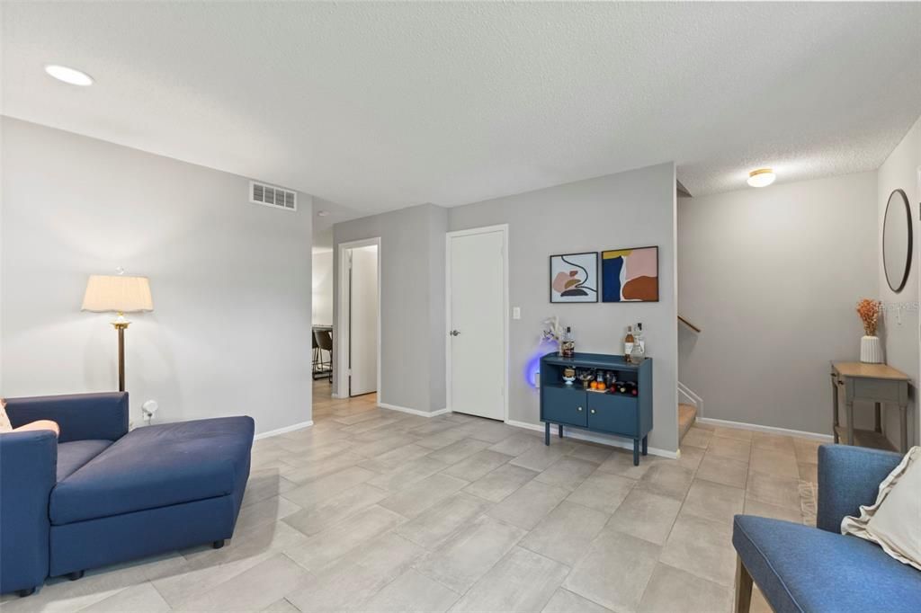 For Sale: $329,000 (2 beds, 2 baths, 1396 Square Feet)
