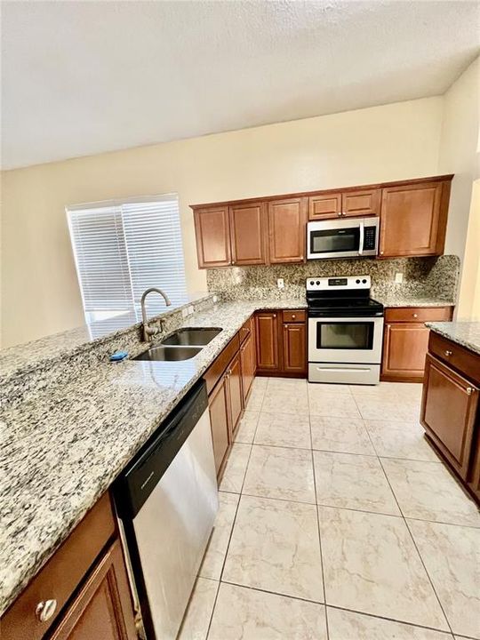 待售: $459,900 (3 贝兹, 2 浴室, 1992 平方英尺)