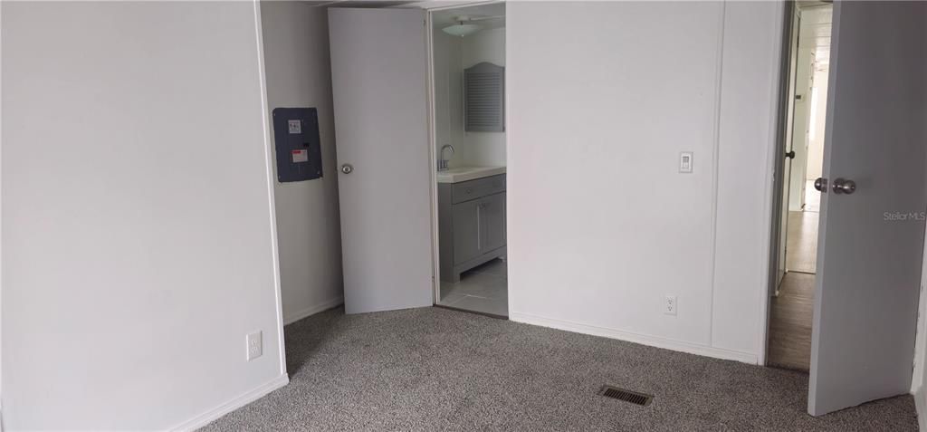 На продажу: $199,000 (3 спален, 2 ванн, 1104 Квадратных фут)