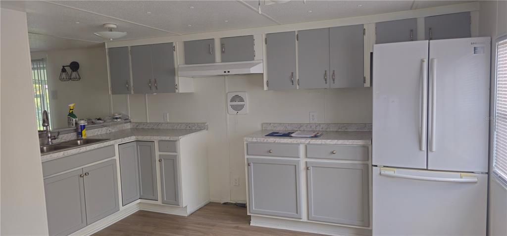 На продажу: $199,000 (3 спален, 2 ванн, 1104 Квадратных фут)