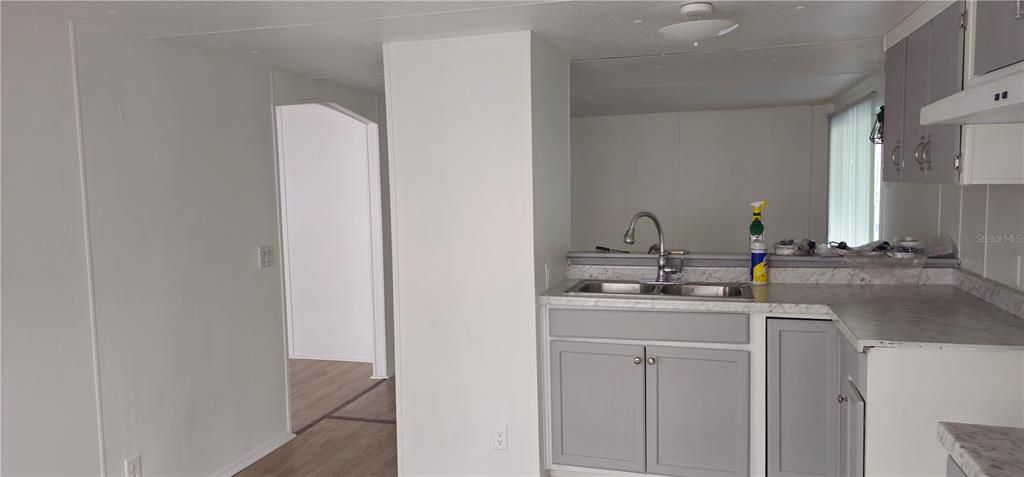 На продажу: $199,000 (3 спален, 2 ванн, 1104 Квадратных фут)