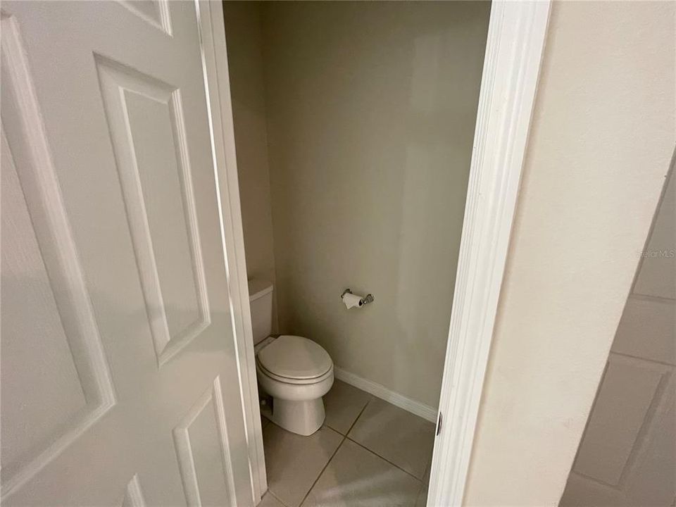 出租: $2,500 (3 贝兹, 2 浴室, 1717 平方英尺)