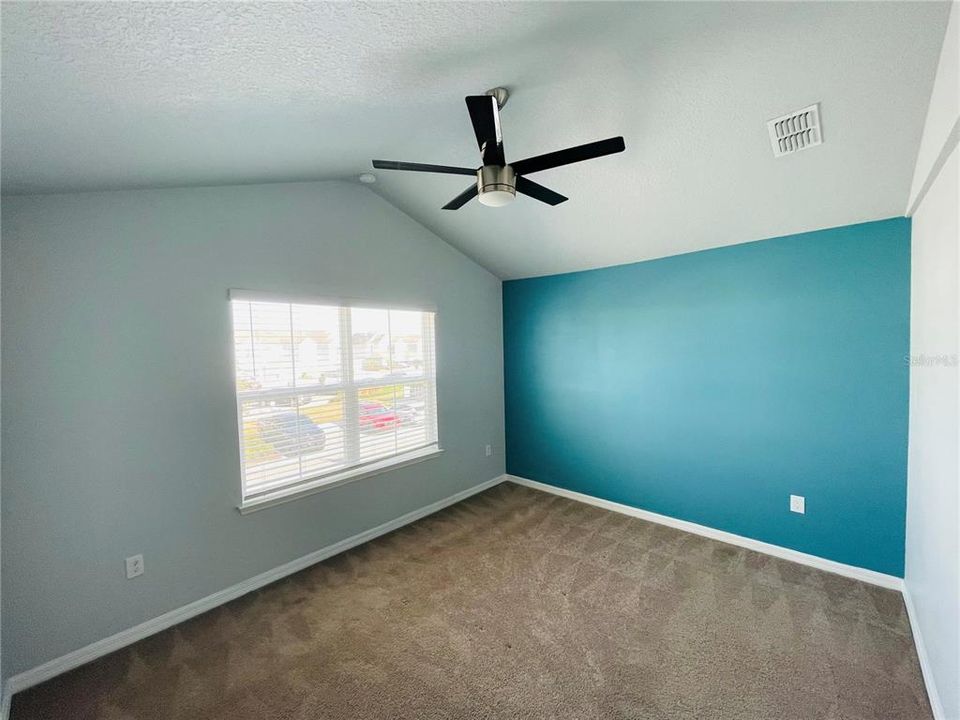 Под контрактом: $2,500 (3 спален, 2 ванн, 1717 Квадратных фут)